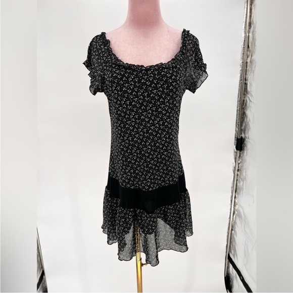 EUC No Excuse Floral Mini Dress - Picture 2 of 9